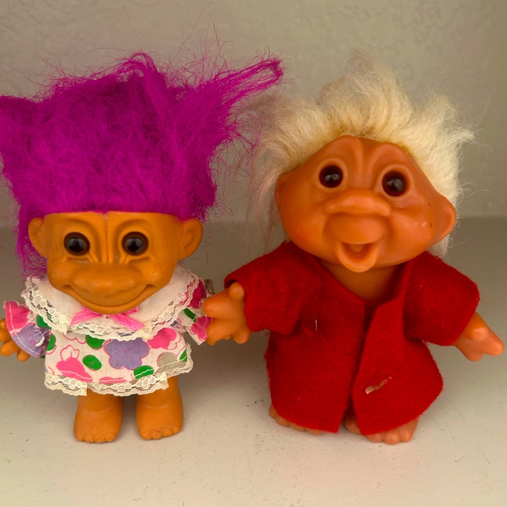 Set of two vintage troll dolls!